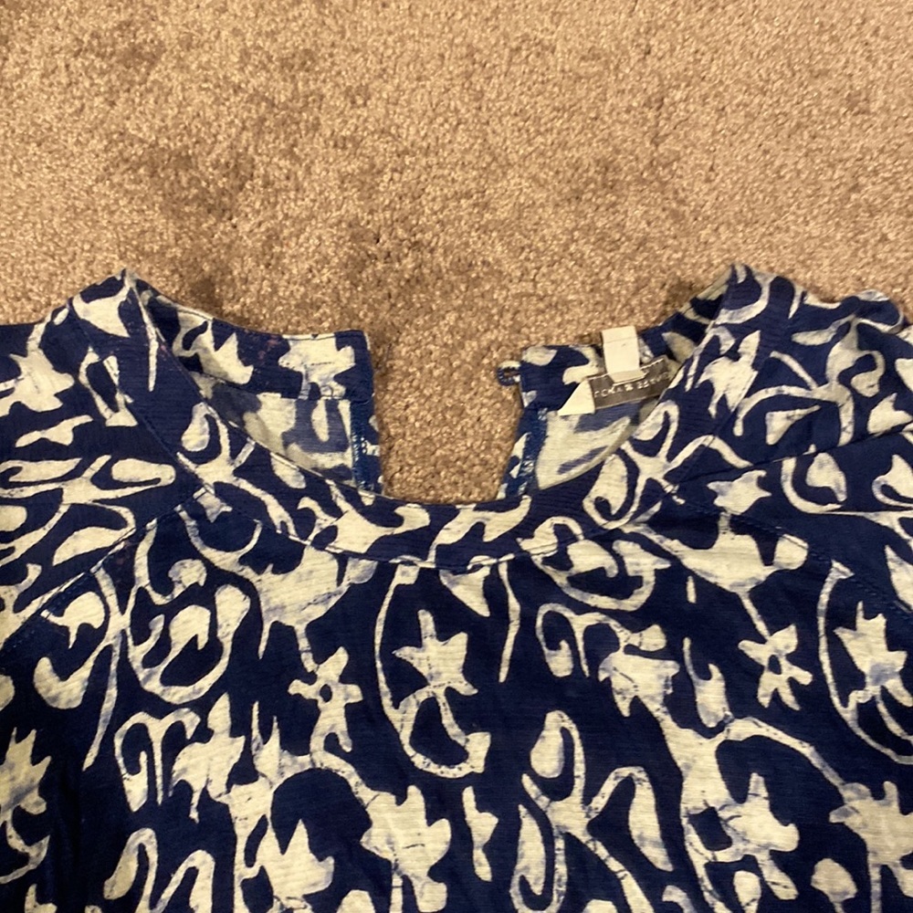 Lucky Brand Navy Blue White Boho Print Short Sleeve Blouse Top SIZE S - Picture 2 of 6